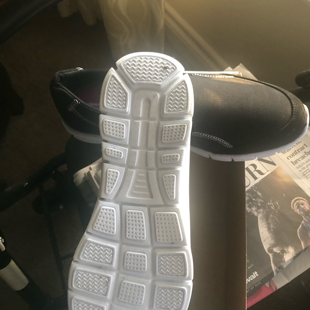 Shoes - Picture 2 of 4